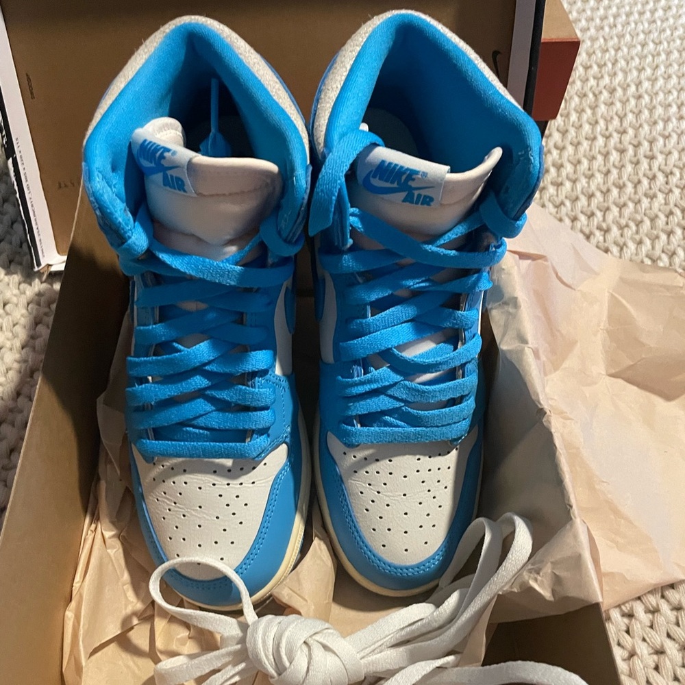 Jordan Retro OG Sky Blue and White